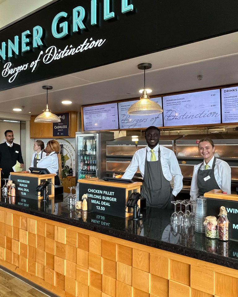 Profiles Personnel Photo 4 768x957