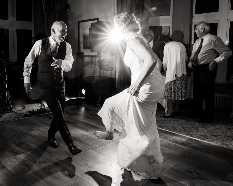 CAROLINE AND DARREN HARTSFIELDMANOR BERTIES PHOTOGRAPHY 625 websize 768x614