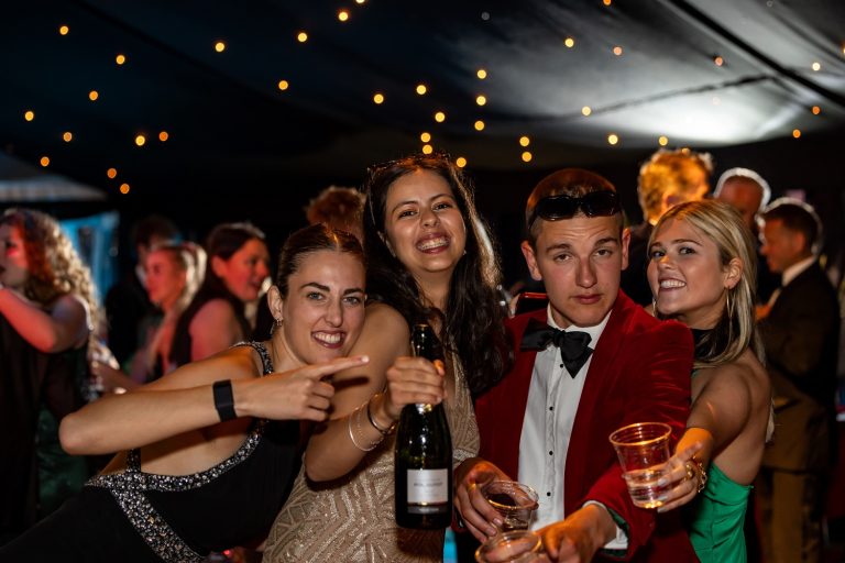 Dancing 1651 768x512